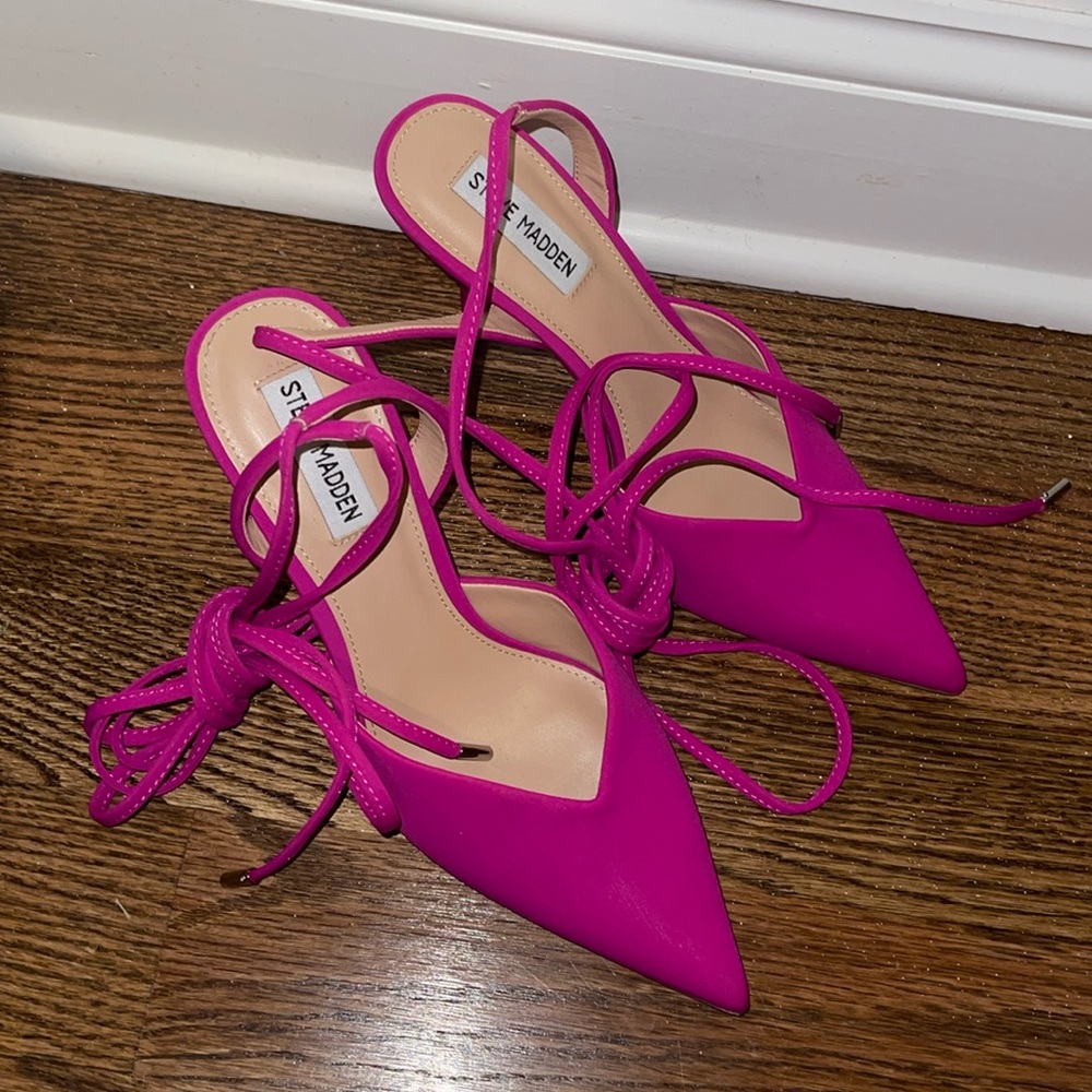 Steve Madden lace Up Pump